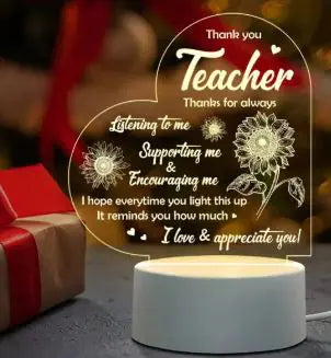 Candeeiro de Mesa Minimalista “DAD” – Luz Noturna Quente e Estilosa