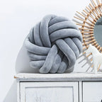 Almofada Decorativa em Nó – Conforto e Estilo para a Sua Casa - Cinza claro - Flatware Set